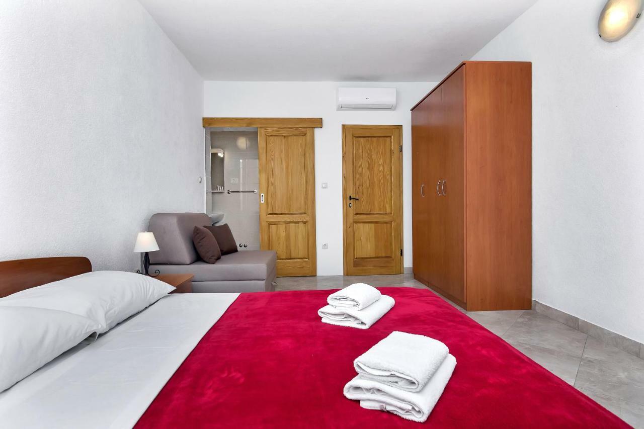 Apartmani Nikola Zastražišće المظهر الخارجي الصورة