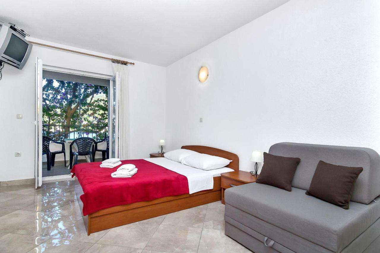Apartmani Nikola Zastražišće المظهر الخارجي الصورة