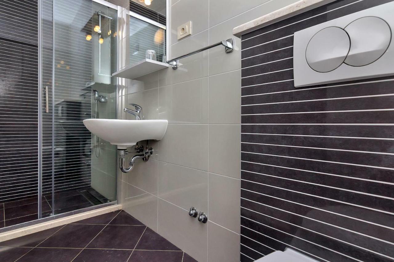 Apartmani Nikola Zastražišće المظهر الخارجي الصورة