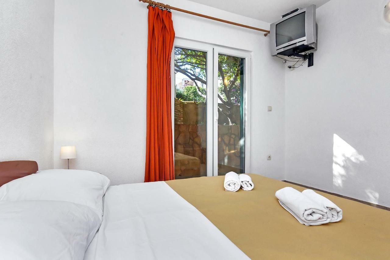 Apartmani Nikola Zastražišće المظهر الخارجي الصورة