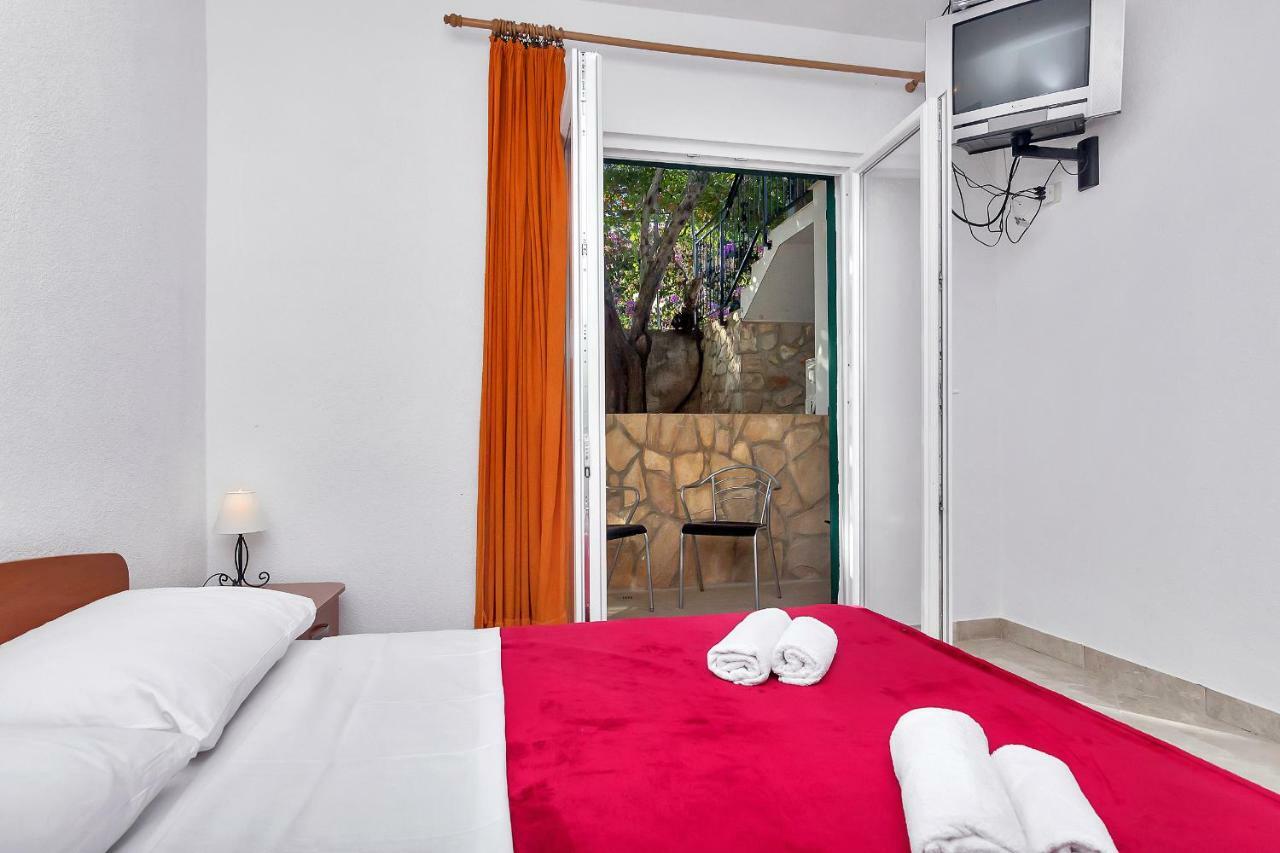 Apartmani Nikola Zastražišće المظهر الخارجي الصورة